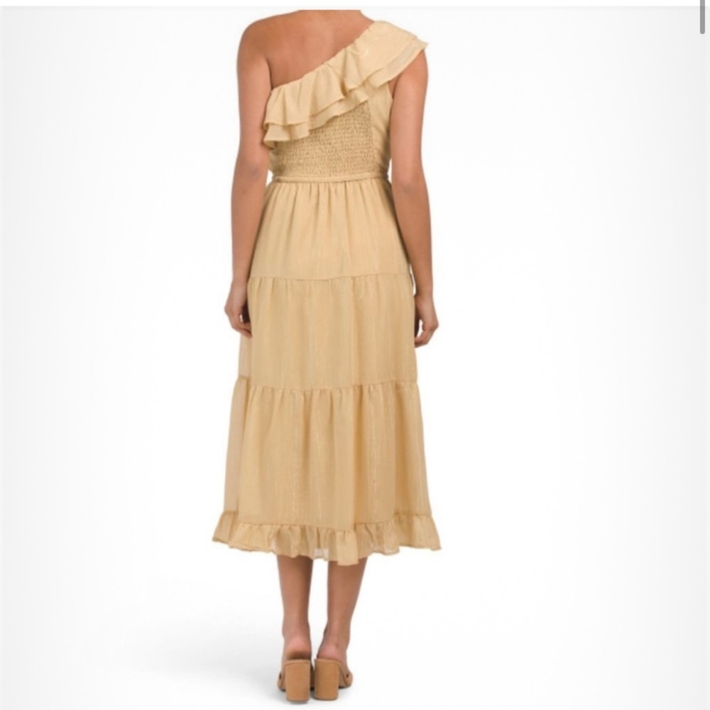 Heartloom One Shoulder Ruffles Metallic Dress in Sunshine size Medium - Picture 2 of 3